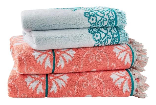 The Pioneer Woman Cotton Bath Towel Set for $8