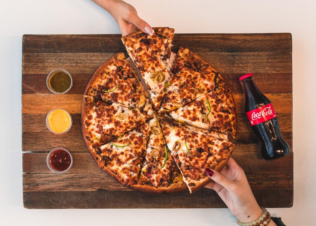 Pizza Hut Large 1-Topping Pizza for Free